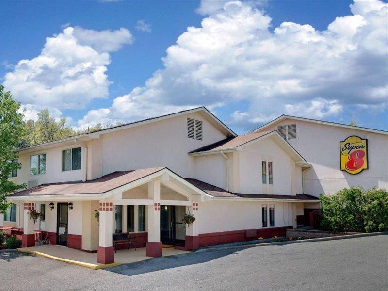 Super 8 By Wyndham Newburgh/West Point Stewart Intl Airport Motel Exterior foto