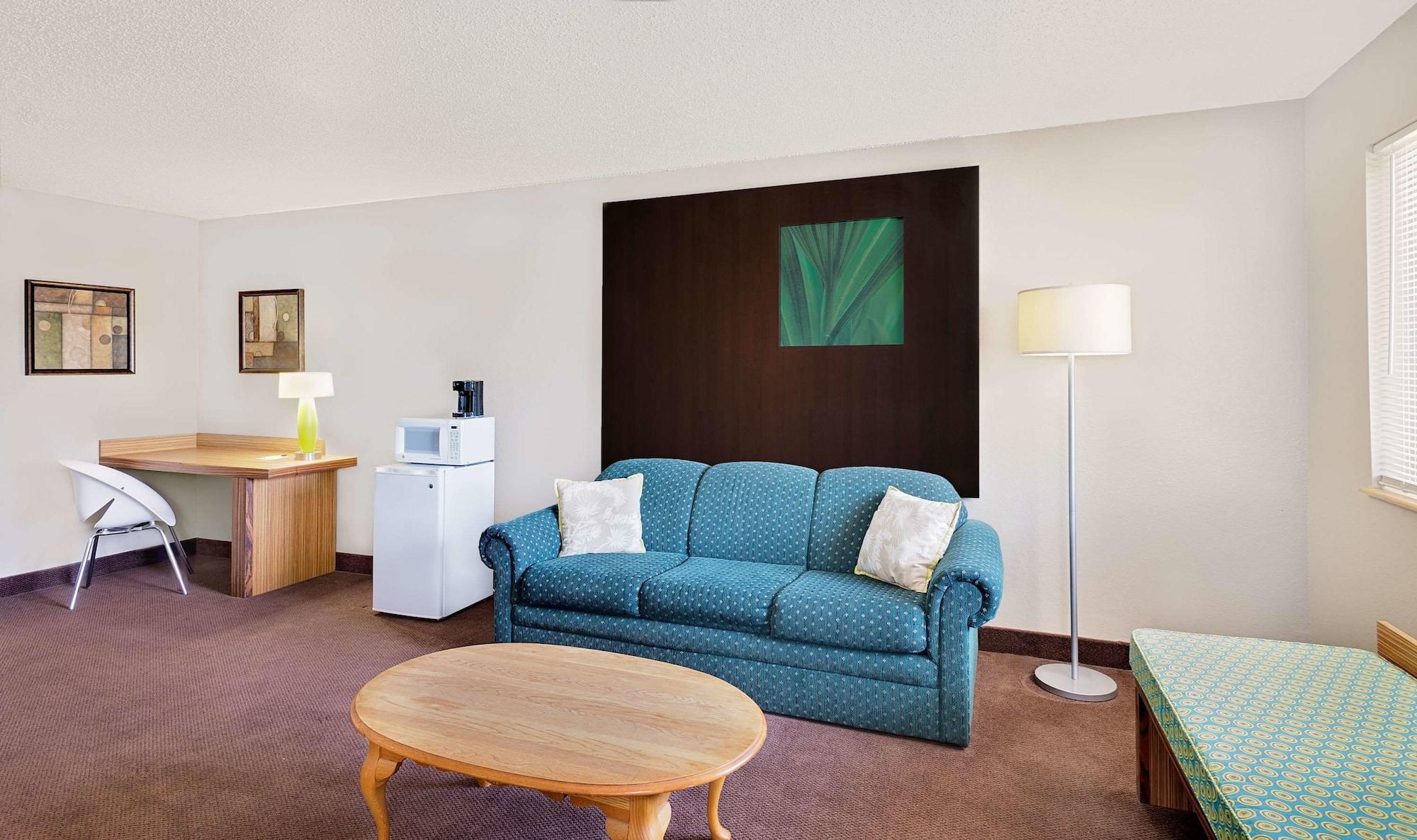 Super 8 By Wyndham Newburgh/West Point Stewart Intl Airport Motel Exterior foto